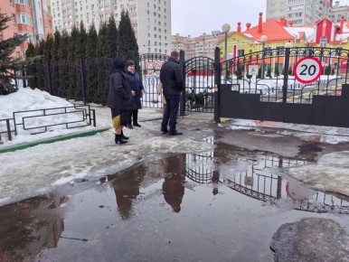 Комиссия обнаружила опасную наледь на подходе к 11 детским садам в Тамбове