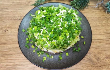 Пятиминутный салат с консервами: быстро и вкусно