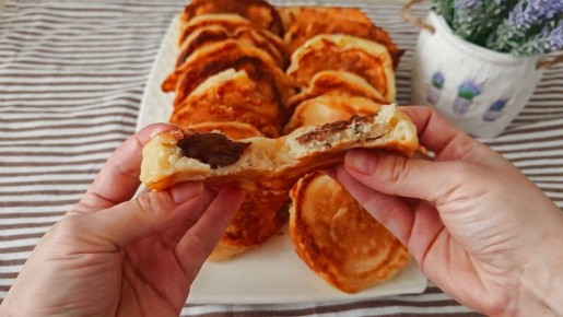 Пышные оладьи с начинкой: идеальный рецепт для Масленицы