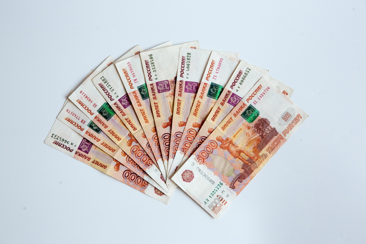 Россия вводит новый контроль за безналичными доходами граждан