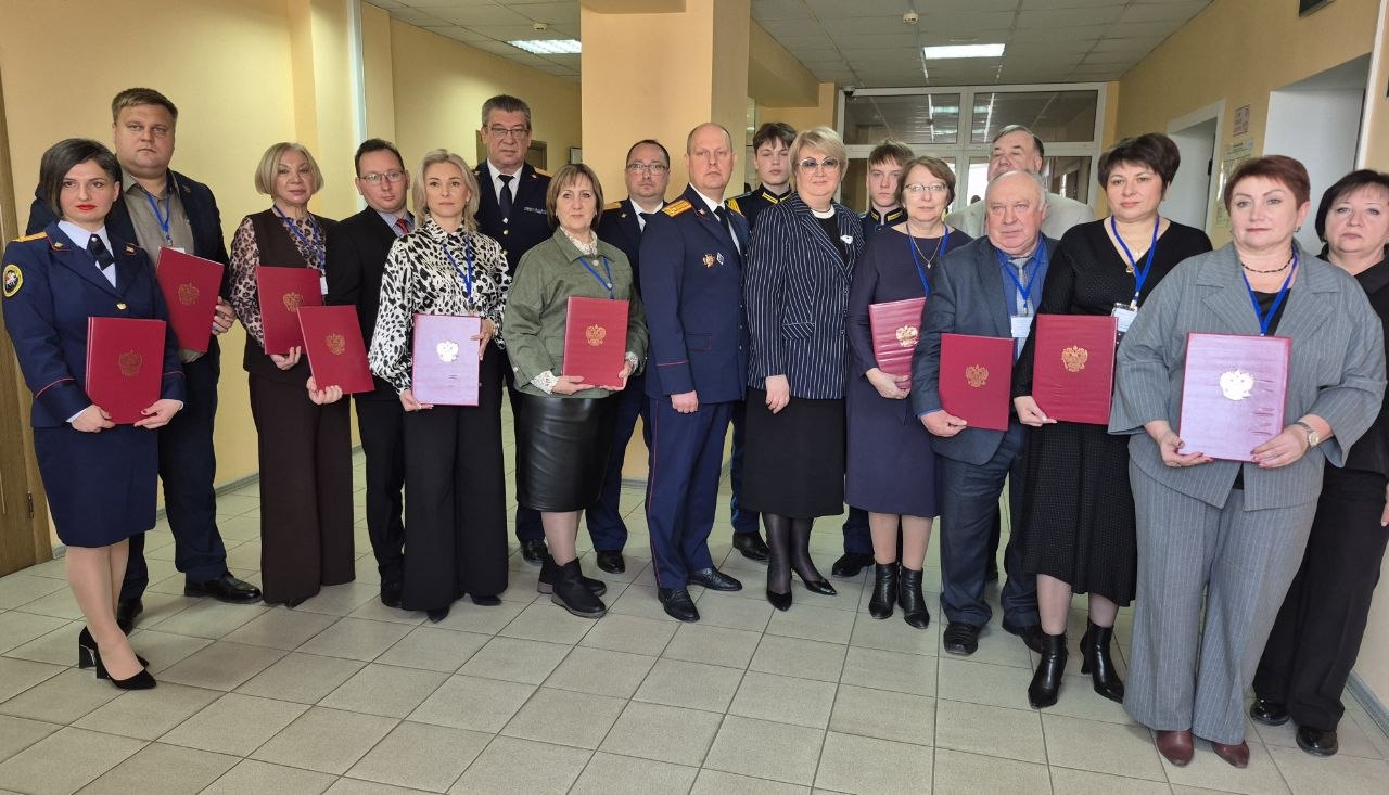 В следственном управлении СК России по Тамбовской области состоялась торжественная церемония подписания договоров об открытии десяти профильных кадетских классов В следственном управлении СК России по Тамбовской области состоялась торжественная церемония подписания договоров об открытии десяти профильных кадетских классов