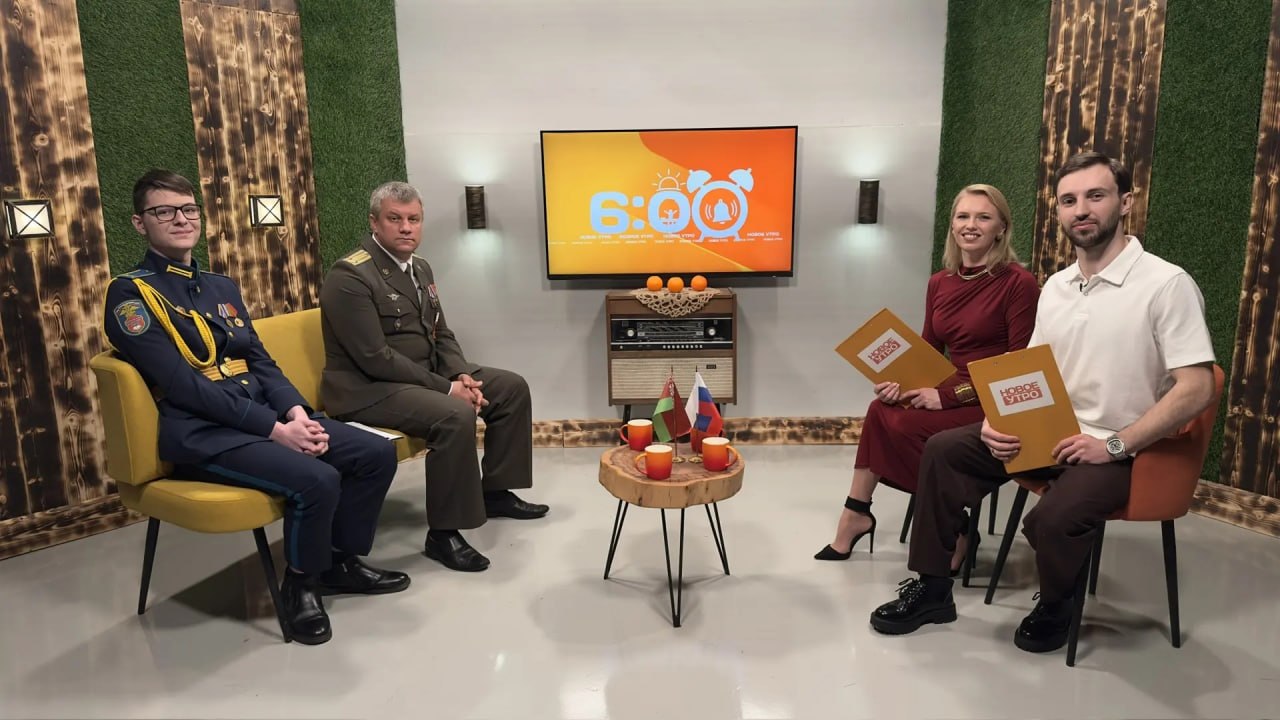 В "Новом утре" сегодня побывали заместитель директора Тамбовского кадетского корпуса имени Л. С. Дёмина Сергей Митин и кадет 4 курса Артём Гартвих