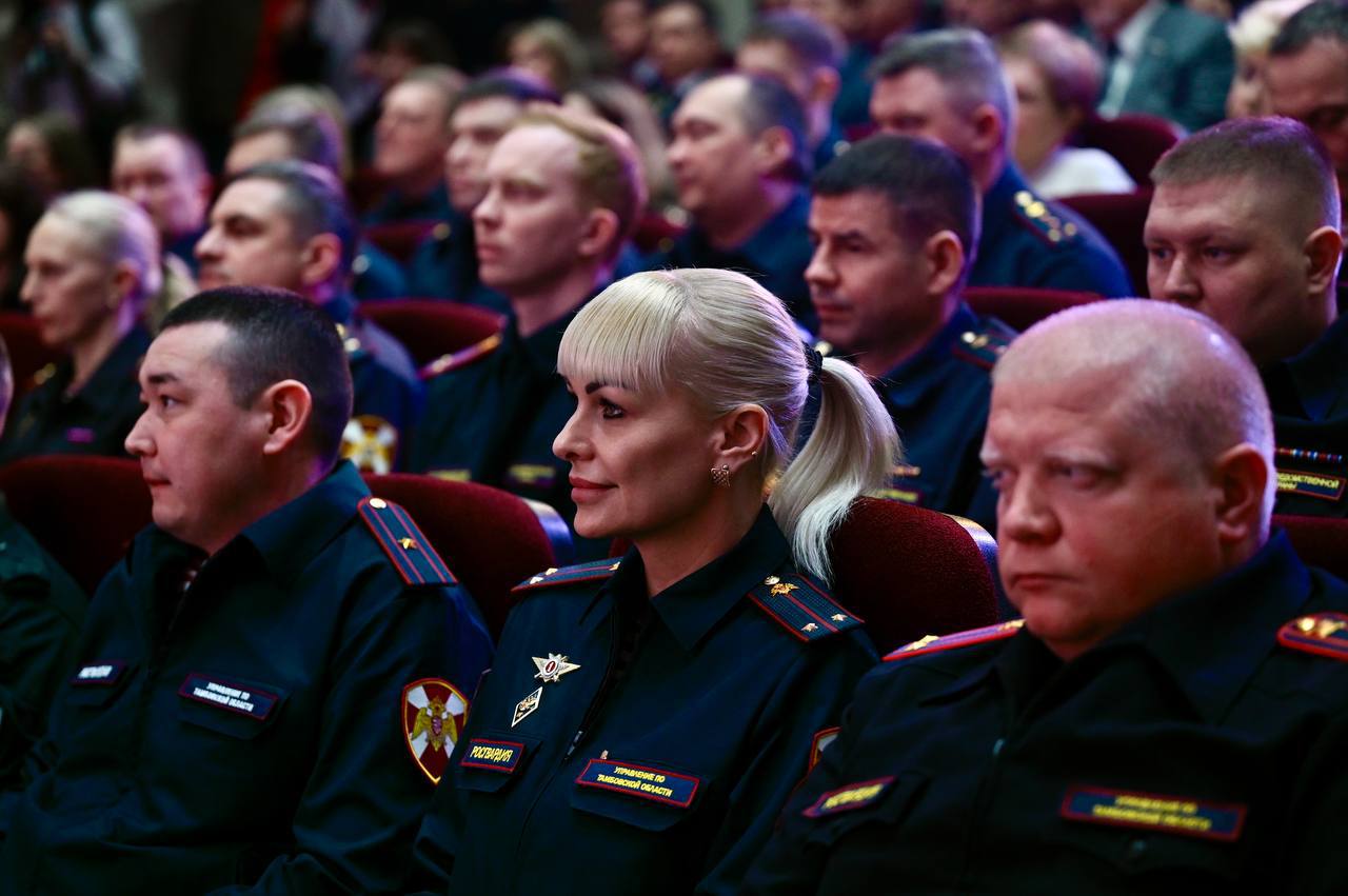 Евгений Первышов: Поздравил военнослужащих, сотрудников и ветеранов Росгвардии с профессиональным праздником Евгений Первышов: Поздравил военнослужащих, сотрудников и ветеранов Росгвардии с профессиональным праздником