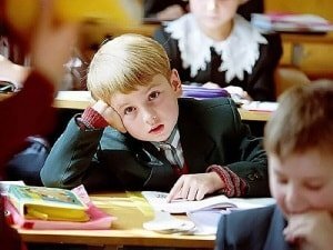 Как помочь вашему первокласснику справиться с трудностями в школе