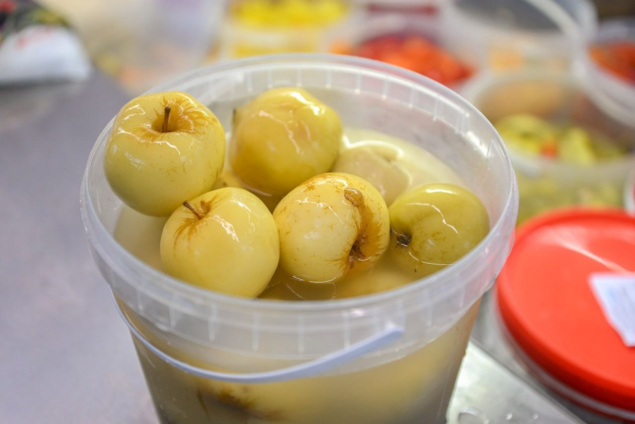 Фермер из Моршанска отправляет овощи и соленья в зону СВО Фермер из Моршанска отправляет овощи и соленья в зону СВО