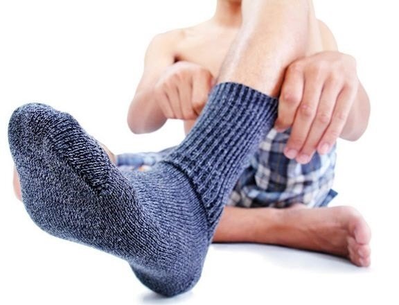 Почему у подростка пахнут ноги и как с этим справиться