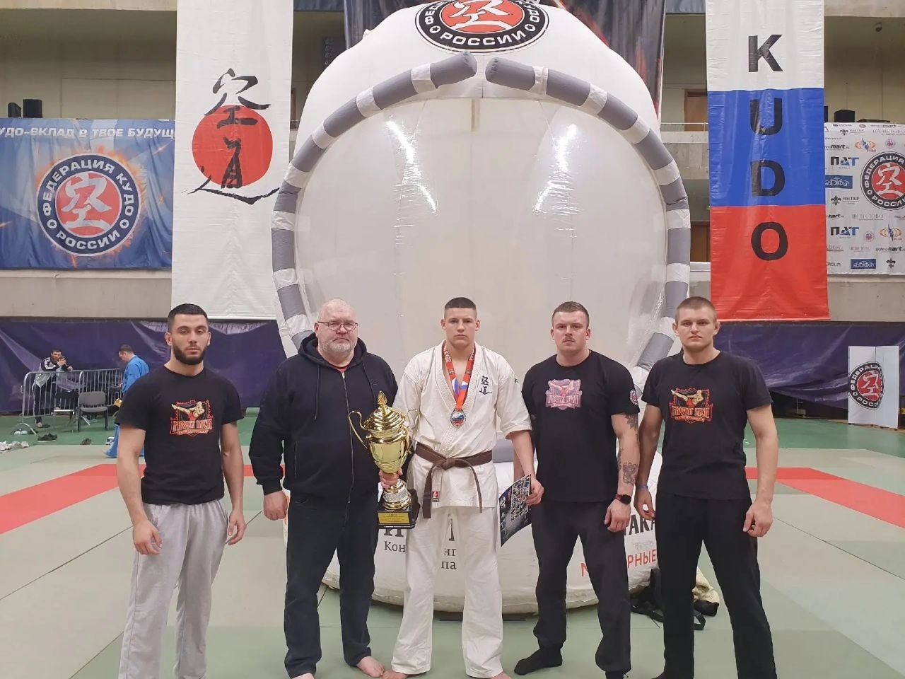 Никита Лавринов стал первым тамбовчанином - призером России по кудо Никита Лавринов стал первым тамбовчанином - призером России по кудо