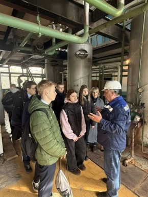 В Тамбове ученики школы №17 побывали на одном из тепловых пунктов муниципального предприятия «Тамбовтеплосервис«