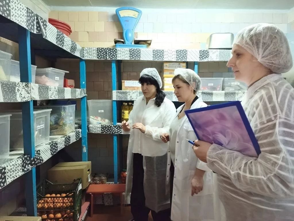 Чем и как кормят малышей: в Тамбове проверили питание в детских садах Чем и как кормят малышей: в Тамбове проверили питание в детских садах