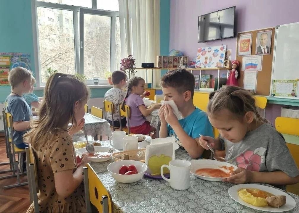 Чем и как кормят малышей: в Тамбове проверили питание в детских садах Чем и как кормят малышей: в Тамбове проверили питание в детских садах
