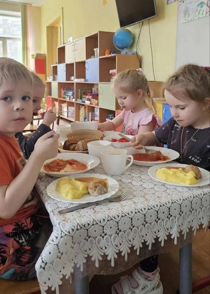 Чем и как кормят малышей: в Тамбове проверили питание в детских садах Чем и как кормят малышей: в Тамбове проверили питание в детских садах