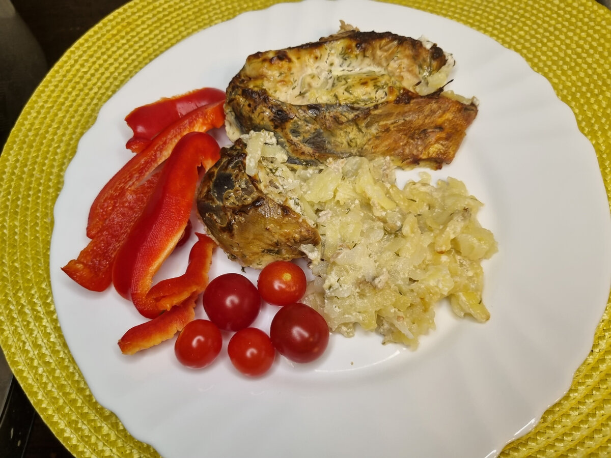 Рецепт для ценителей рыбы: горбуша в сметанном соусе