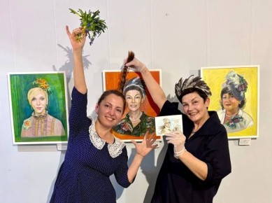 В Тамбове открылась выставка «Дамы в шляпках»