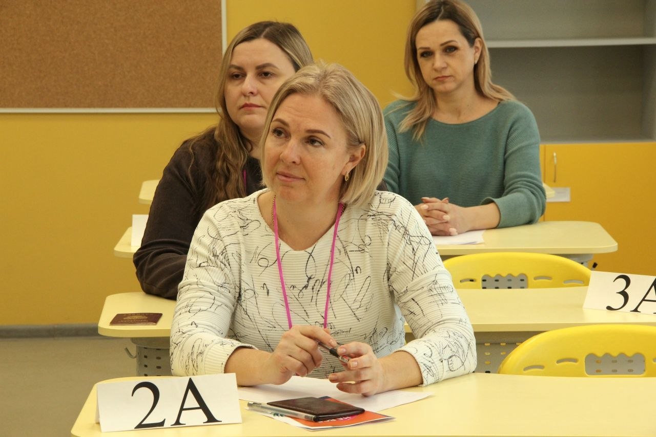 ЕГЭ по-взрослому: родители тамбовских одиннадцатиклассников смогут написать экзамен по русскому языку ЕГЭ по-взрослому: родители тамбовских одиннадцатиклассников смогут написать экзамен по русскому языку