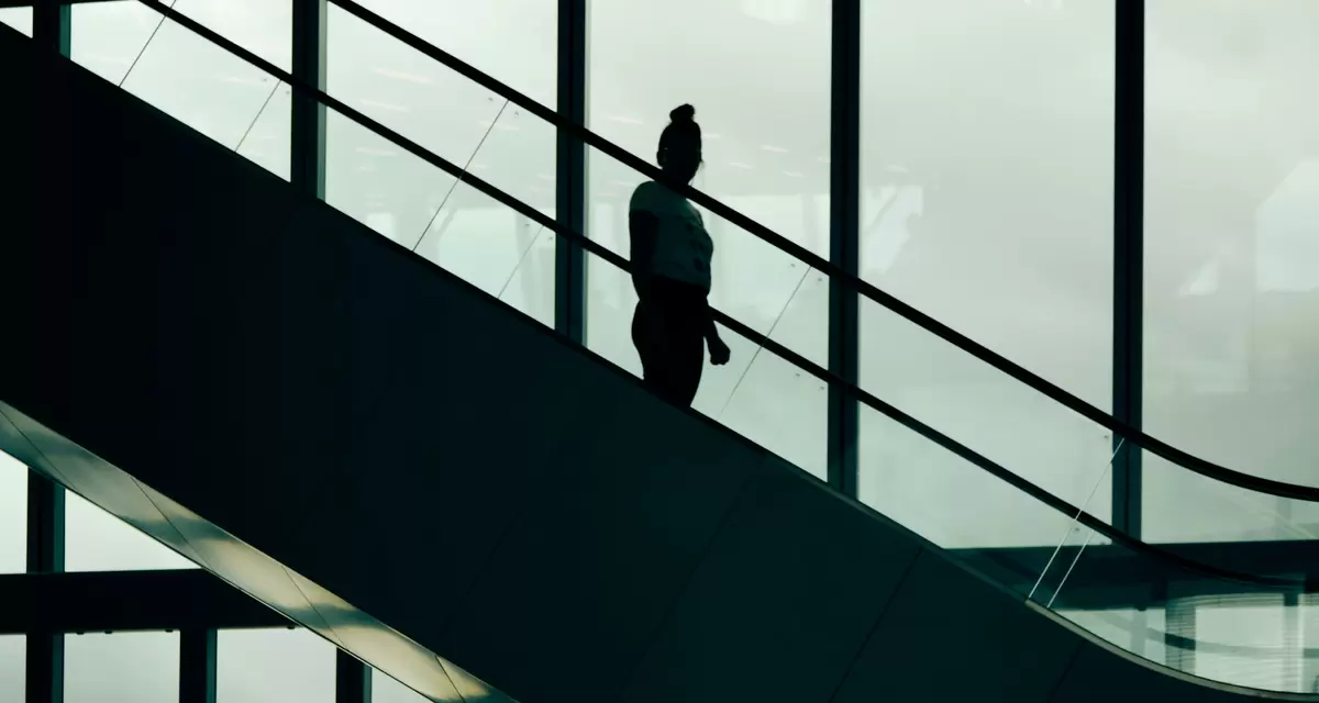 Увольнение под давлением: как защитить свои права в трудовом споре