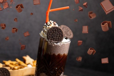 Погрузитесь в шоколадный мир: Орео-шейк за 5 минут