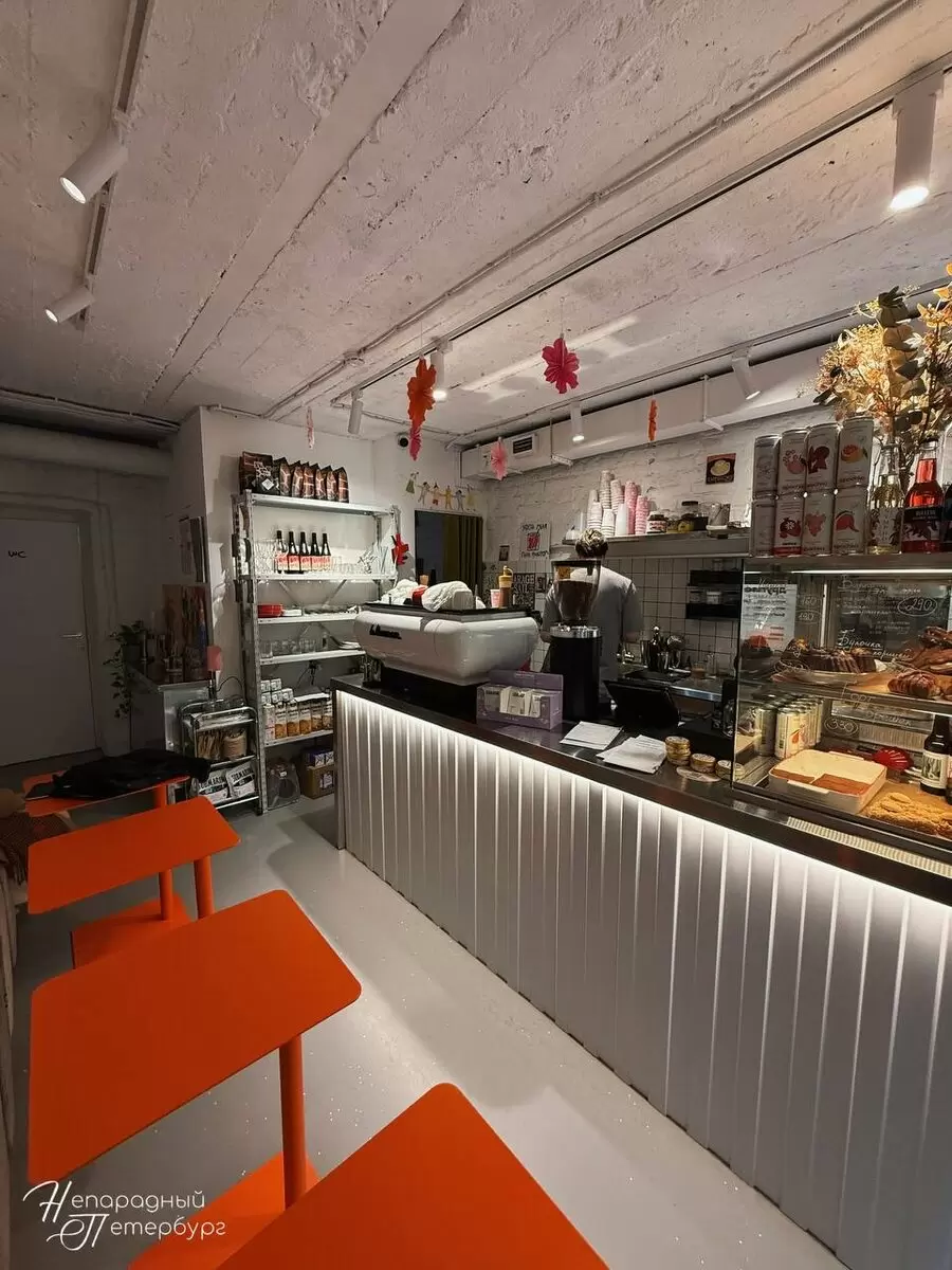 Новая изюминка Петроградки: уютная кофейня «Коммуна»