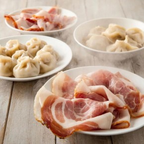 Вкусные деликатесы: новосибирцам предлагают бесплатные дегустации на ярмарке