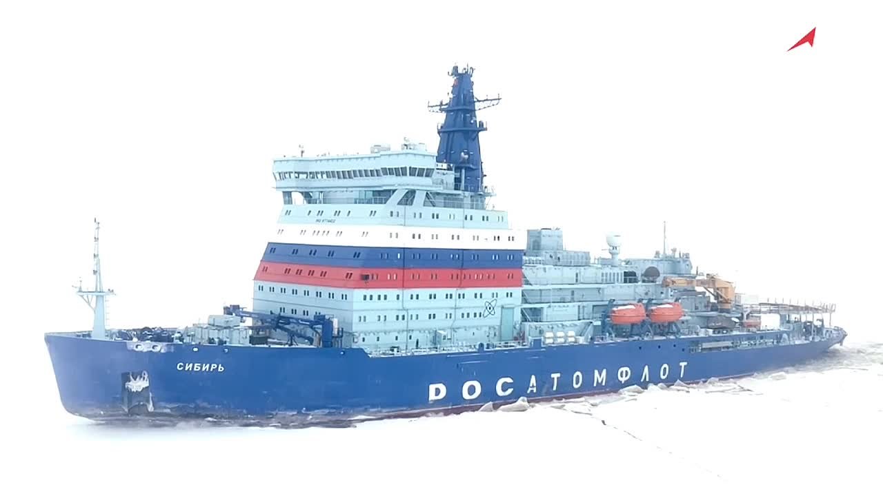 Российские ледоколы дали гудок в честь 65-летия полета Юрия Гагарина в космос