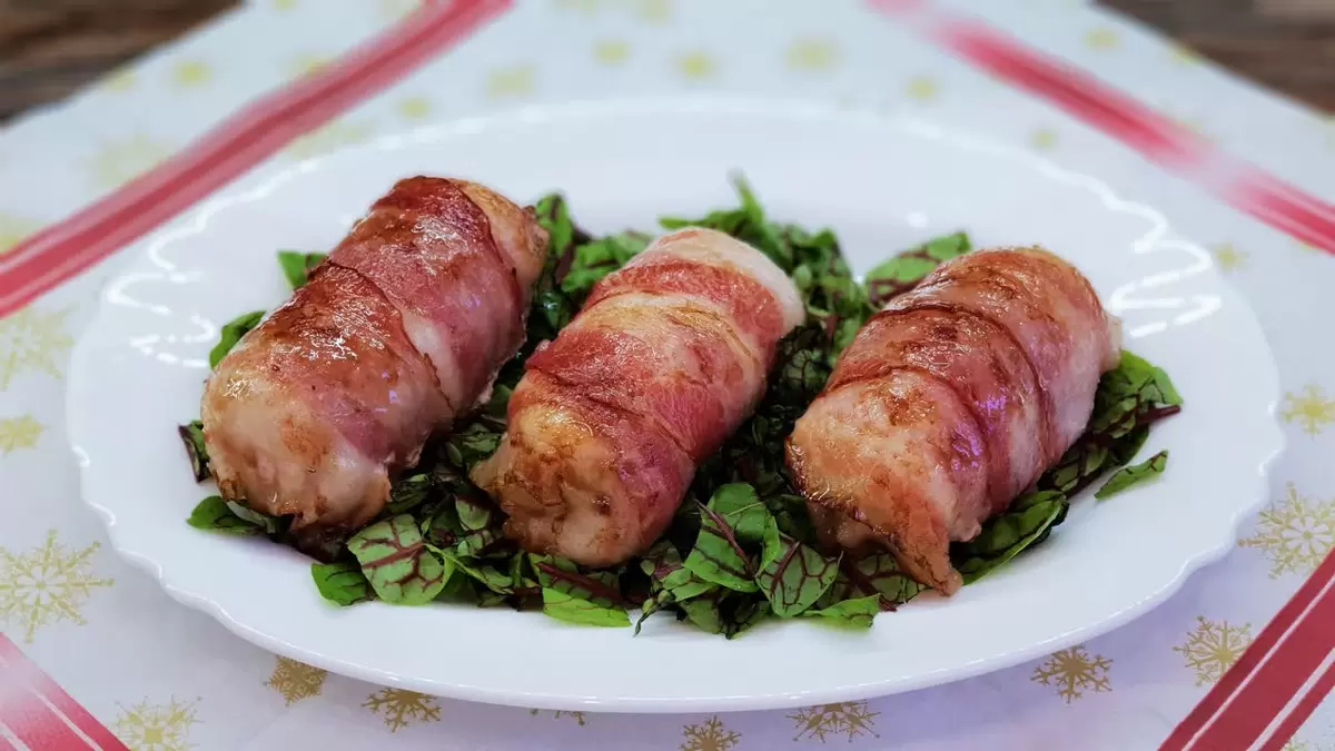 Кулинарный хит: куриные рулетики с сыром и беконом, которые покорят ваши вкусовые рецепторы!