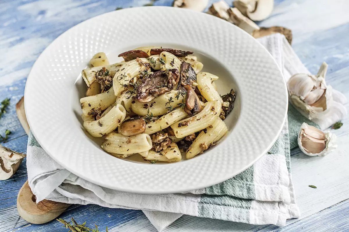 Погружение в мир вкуса: ригатони с белыми грибами и трюфельным соусом