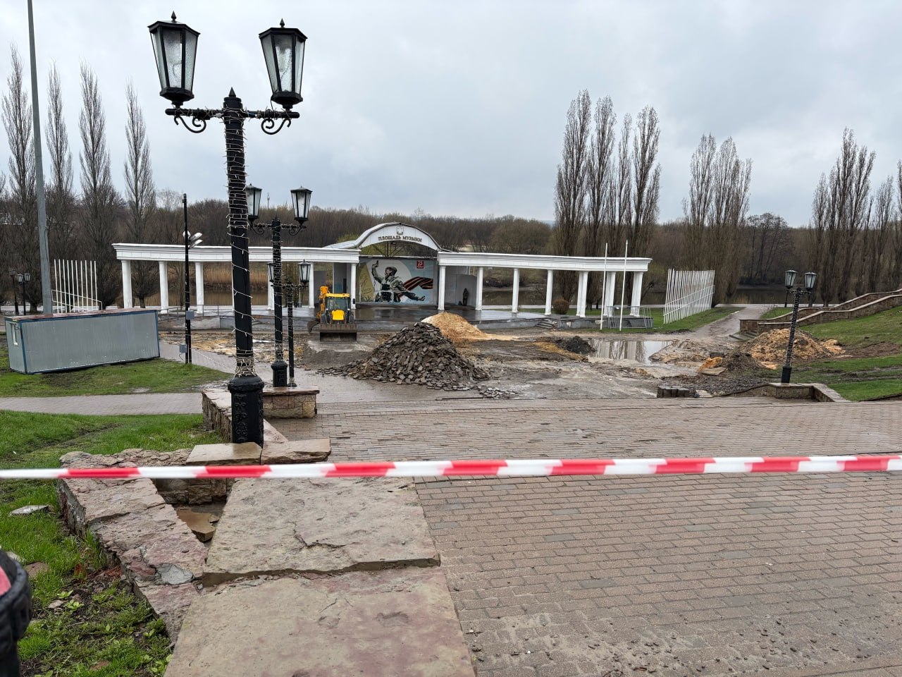 На Площади Музыки в Тамбове стартовали работы по замене тротуарной плитки На Площади Музыки в Тамбове стартовали работы по замене тротуарной плитки