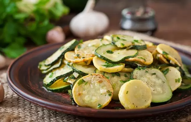 Как разнообразить стол: 10 лучших рецептов из кабачков