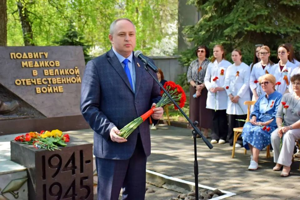 Максим Косенков: Тамбов, как и вся Россия, в преддверии Дня Победы наполнен общей гордостью и живёт общей памятью Максим Косенков: Тамбов, как и вся Россия, в преддверии Дня Победы наполнен общей гордостью и живёт общей памятью