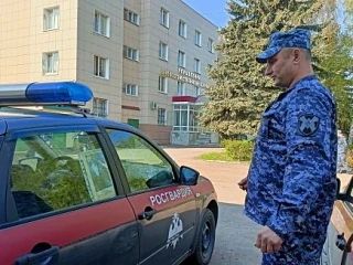 В преддверии Дня Победы по традиции сотрудники вневедомственной охраны Управления Росгвардии по Тамбовской области присоединились ко Всероссийской акции «Бессмертный автополк» В преддверии Дня Победы по традиции сотрудники вневедомственной охраны Управления Росгвардии по Тамбовской области присоединились ко Всероссийской акции «Бессмертный автополк»