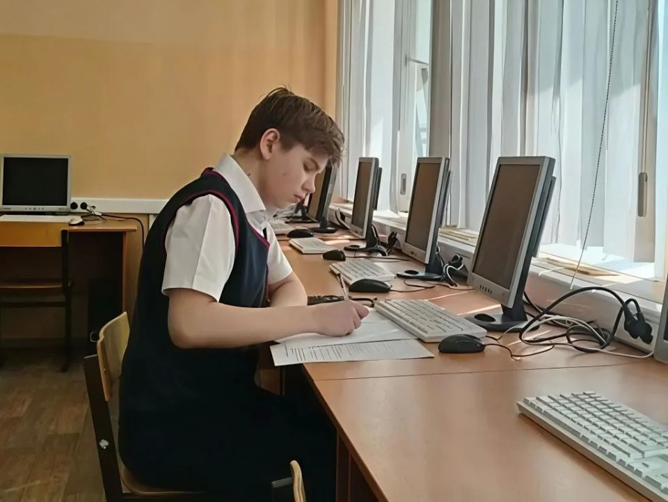 В Тамбове на базе лицея №6 проходит заключительный этап олимпиады школьников по астрономии имени В.Я.Струве. Это престижное соревнование проводится в России с 2022 года В Тамбове на базе лицея №6 проходит заключительный этап олимпиады школьников по астрономии имени В.Я.Струве. Это престижное соревнование проводится в России с 2022 года