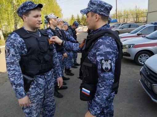 В преддверии Дня Победы по традиции сотрудники вневедомственной охраны Управления Росгвардии по Тамбовской области присоединились ко Всероссийской акции «Бессмертный автополк» В преддверии Дня Победы по традиции сотрудники вневедомственной охраны Управления Росгвардии по Тамбовской области присоединились ко Всероссийской акции «Бессмертный автополк»