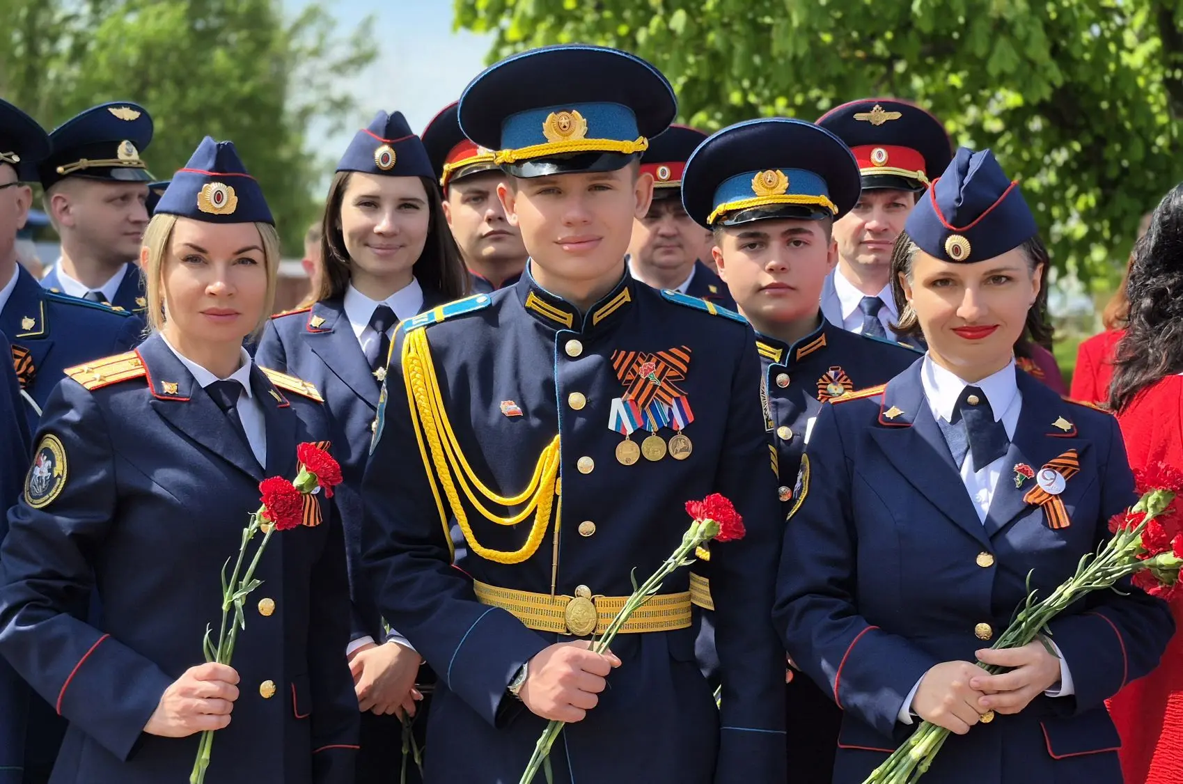 Руководитель и сотрудники следственного управления СК России по Тамбовской области приняли участие в городских торжественных мероприятиях, приуроченных ко Дню Великой Победы Руководитель и сотрудники следственного управления СК России по Тамбовской области приняли участие в городских торжественных мероприятиях, приуроченных ко Дню Великой Победы