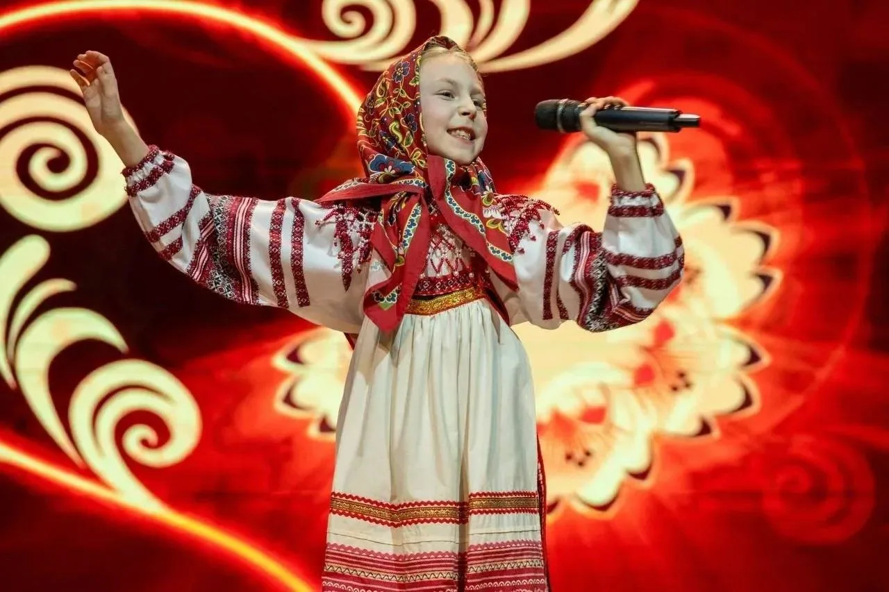 Большой поступок маленького человека: четвероклассница Ксения А. пожертвовала свой приз за победу в вокальном конкурсе в гуманитарный центр Тамбова Большой поступок маленького человека: четвероклассница Ксения А. пожертвовала свой приз за победу в вокальном конкурсе в гуманитарный центр Тамбова