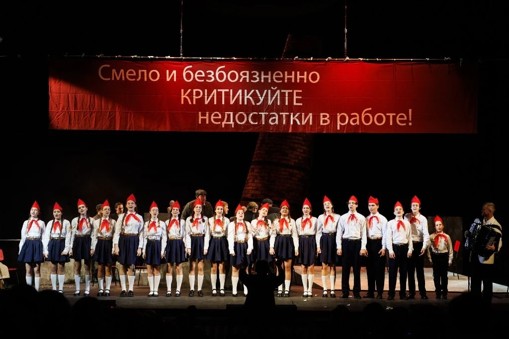 На сцене Тамбовского драматического театра торжественно открыли XIХ Межрегиональный театральный фестиваль имени Н.Х. Рыбакова. Первый спектакль в рамках конкурсной программы представил Липецкий государственный академический... На сцене Тамбовского драматического театра торжественно открыли XIХ Межрегиональный театральный фестиваль имени Н.Х. Рыбакова. Первый спектакль в рамках конкурсной программы представил Липецкий государственный академический...