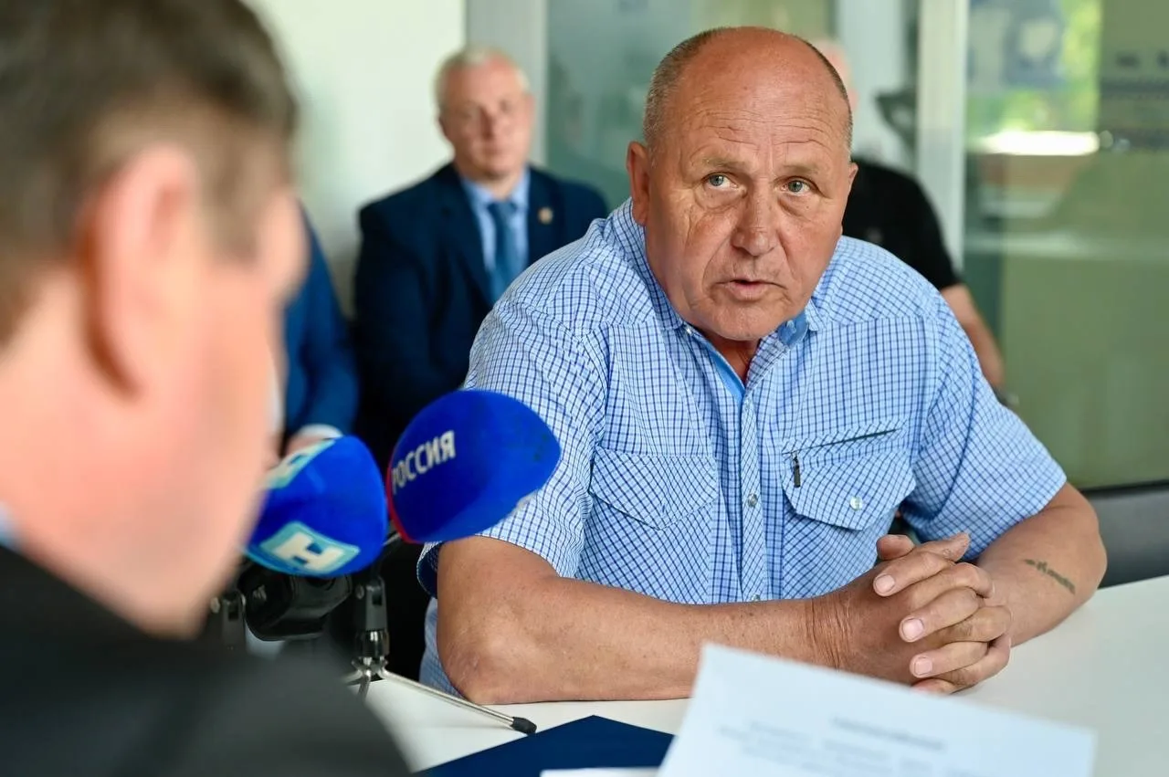 Глава Тамбовской области, секретарь регионального отделения «Единой России» Евгений Первышов провёл личный приём граждан в штабе общественной поддержки партии Глава Тамбовской области, секретарь регионального отделения «Единой России» Евгений Первышов провёл личный приём граждан в штабе общественной поддержки партии