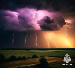 В Тамбовской области в ближайшие 1-3 часа с сохранением вечером ожидается гроза