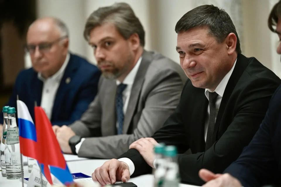 19 мая глава Тамбовской области Евгений Первышов провёл рабочую встречу с представителями делегации из Китайской Народной Республики 19 мая глава Тамбовской области Евгений Первышов провёл рабочую встречу с представителями делегации из Китайской Народной Республики