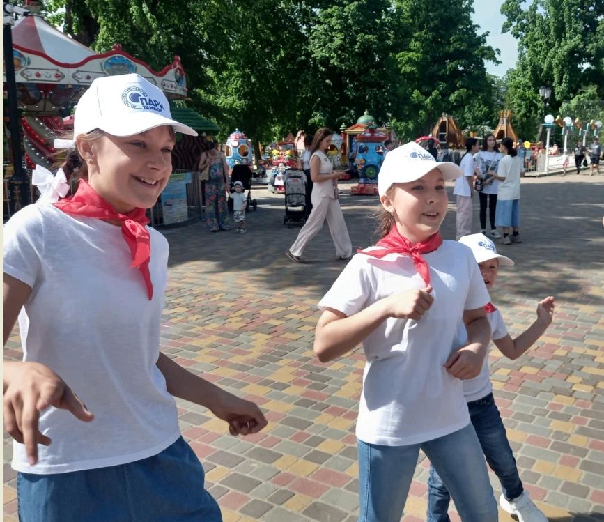 В Тамбове отметили День детских организаций В Тамбове отметили День детских организаций