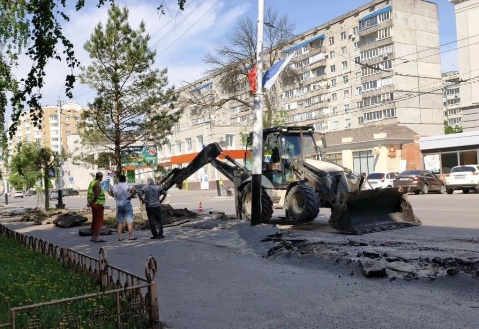 На улице Чичканова в Тамбове начался ремонт тротуаров и дороги