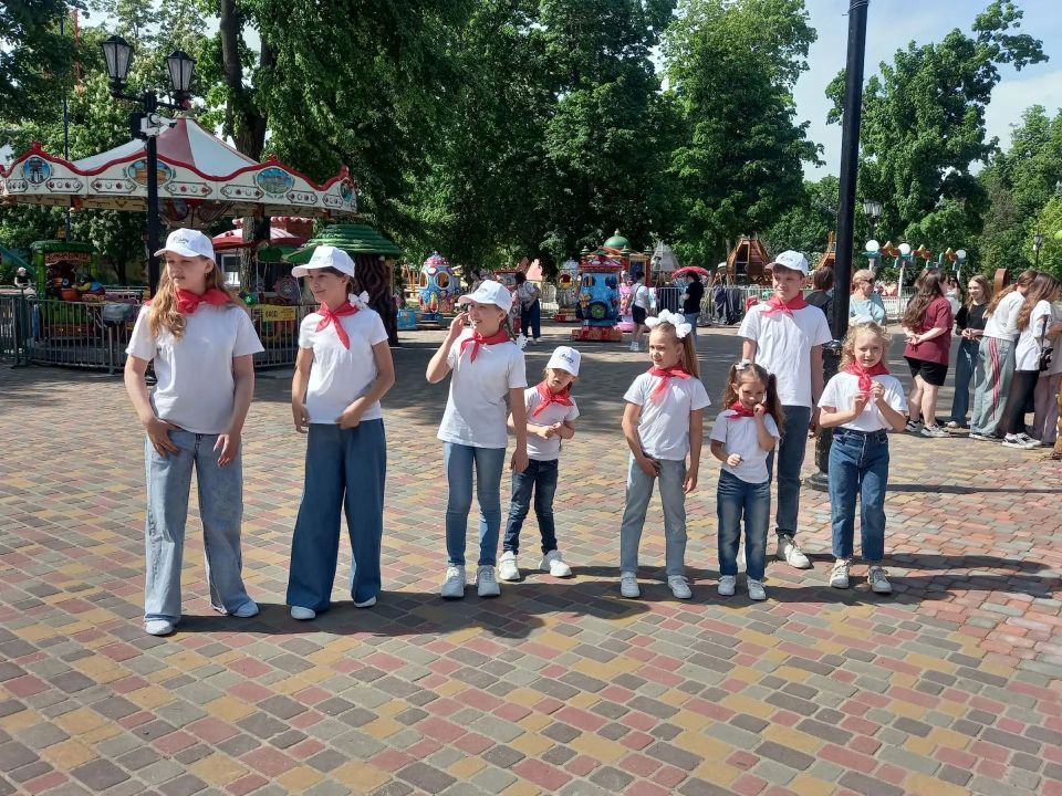 В Тамбове отметили День детских организаций В Тамбове отметили День детских организаций