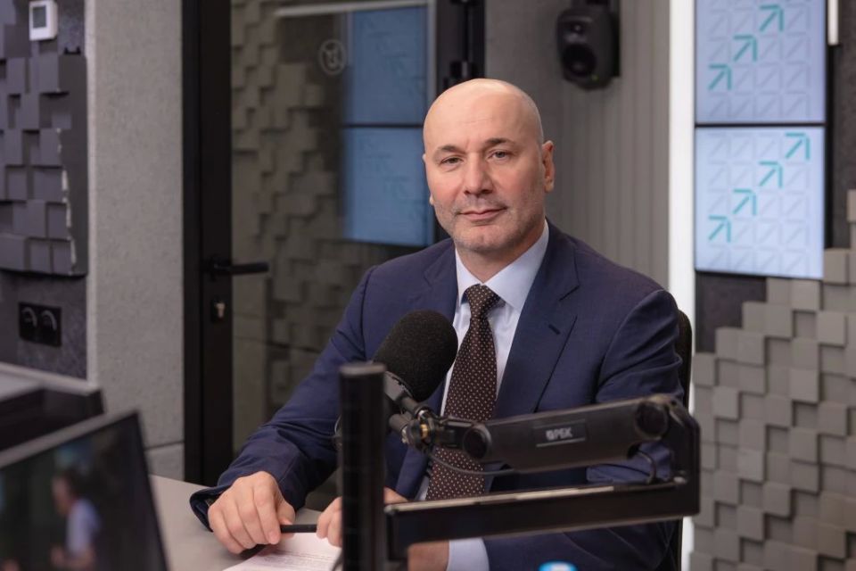 Руководитель Рособрнадзора перед началом экзаменов ответил на вопросы выпускников и их родителей о ЕГЭ и ОГЭ