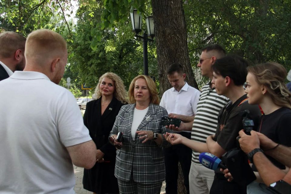 В формате выездного заседания члены комитета по промышленности, строительству, транспорту, связи и развитию предпринимательства во главе с Константином Черкасовым рассмотрели вопрос о сроках завершения ремонтных работ на... В формате выездного заседания члены комитета по промышленности, строительству, транспорту, связи и развитию предпринимательства во главе с Константином Черкасовым рассмотрели вопрос о сроках завершения ремонтных работ на...