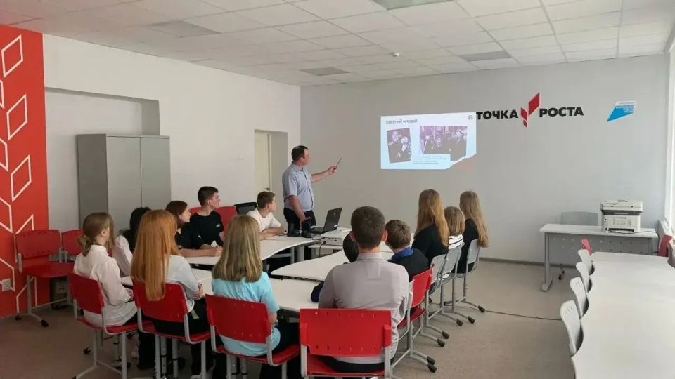 Федеральный проект «Чтецкие программы» развивает творческий потенциал школьников Тамбовской области Федеральный проект «Чтецкие программы» развивает творческий потенциал школьников Тамбовской области