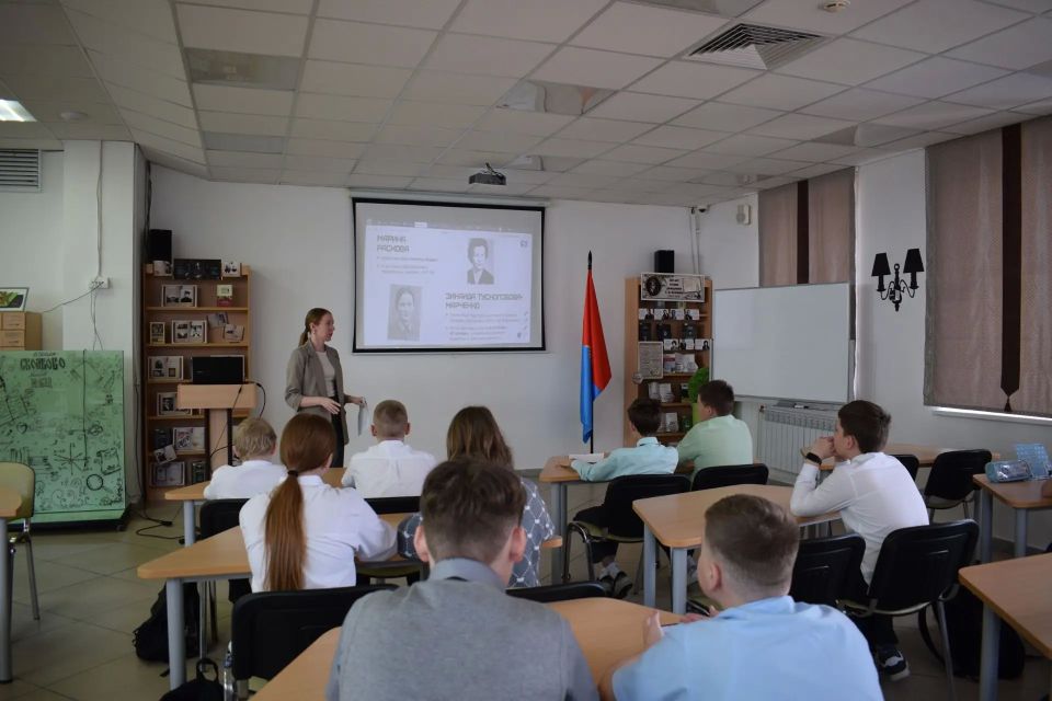 Федеральный проект «Чтецкие программы» развивает творческий потенциал школьников Тамбовской области Федеральный проект «Чтецкие программы» развивает творческий потенциал школьников Тамбовской области