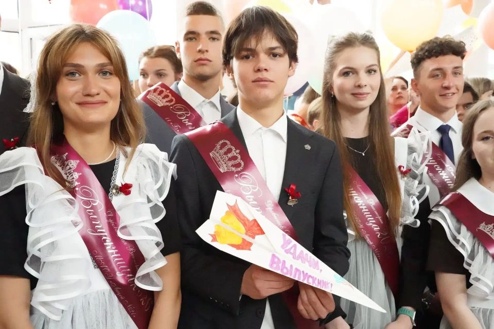 26 мая в школах региона прошли торжественные линейки по случаю завершения учебного года