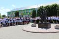 Во дворе Мучкапской школы открыли памятник учителю