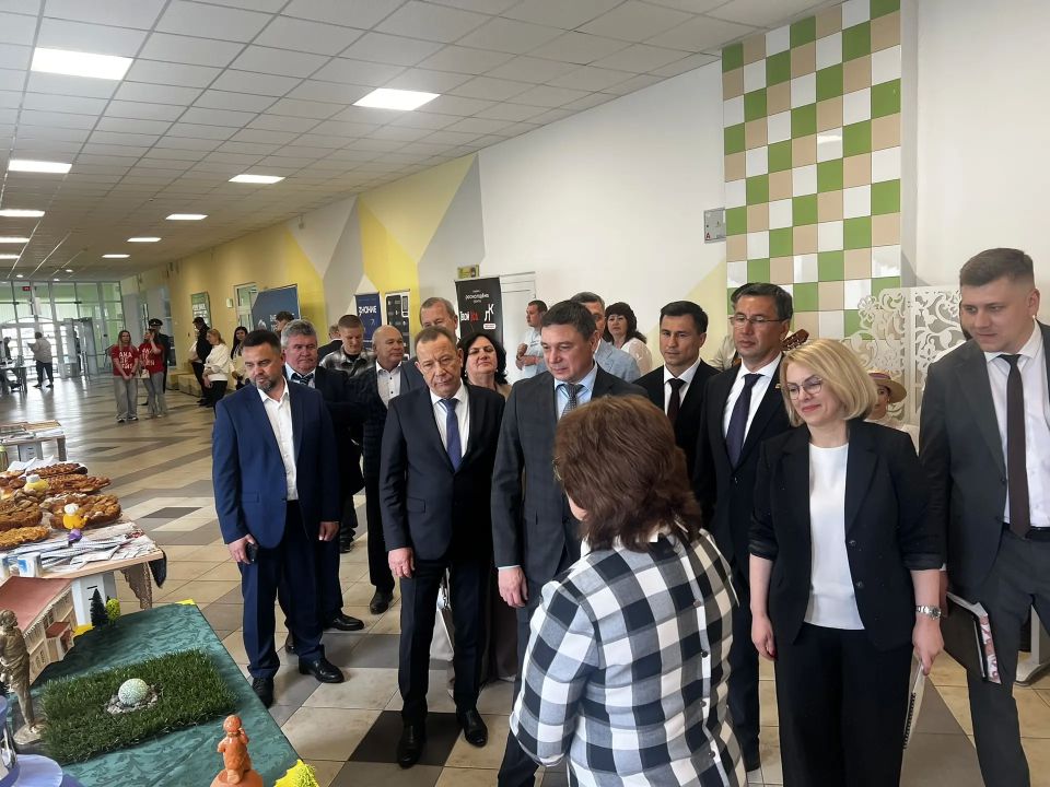 Сегодня принял участие в рабочей поездке главы Тамбовской области Евгения Первышова в Рассказово, где состоялся очередной муниципальный форум по реализации Народной программы «Единой России» Сегодня принял участие в рабочей поездке главы Тамбовской области Евгения Первышова в Рассказово, где состоялся очередной муниципальный форум по реализации Народной программы «Единой России»