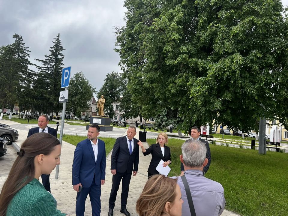 Сегодня принял участие в рабочей поездке главы Тамбовской области Евгения Первышова в Рассказово, где состоялся очередной муниципальный форум по реализации Народной программы «Единой России» Сегодня принял участие в рабочей поездке главы Тамбовской области Евгения Первышова в Рассказово, где состоялся очередной муниципальный форум по реализации Народной программы «Единой России»