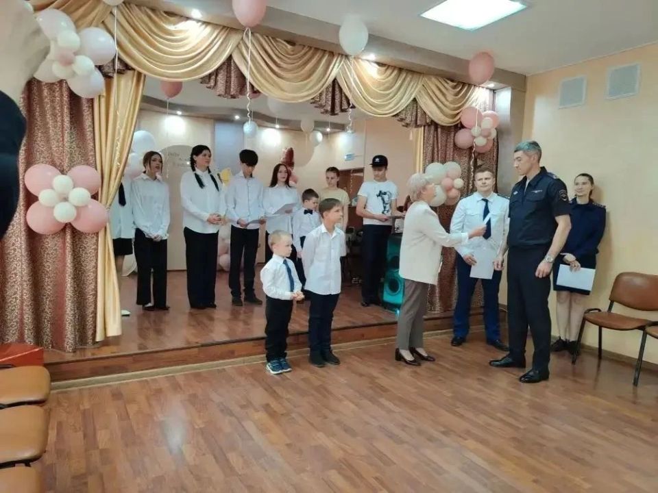В канун Международного Дня защиты детей сотрудники МОМВД России «Рассказовский» посетили ТОГБУ «Центр поддержки семьи и помощи детям им. А.В. Луначарского» г. Рассказово В канун Международного Дня защиты детей сотрудники МОМВД России «Рассказовский» посетили ТОГБУ «Центр поддержки семьи и помощи детям им. А.В. Луначарского» г. Рассказово