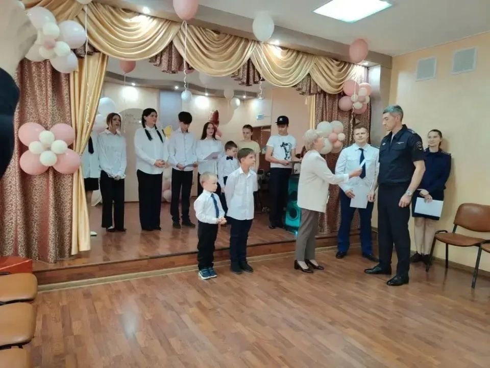 В канун Международного Дня защиты детей сотрудники МОМВД России «Рассказовский» посетили ТОГБУ «Центр поддержки семьи и помощи детям им. А.В. Луначарского» г. Рассказово В канун Международного Дня защиты детей сотрудники МОМВД России «Рассказовский» посетили ТОГБУ «Центр поддержки семьи и помощи детям им. А.В. Луначарского» г. Рассказово